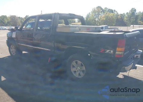 2004 GMC Sierra 1500 Sle z USA, uszkodzony, nr VIN 2GTEK13T841400376